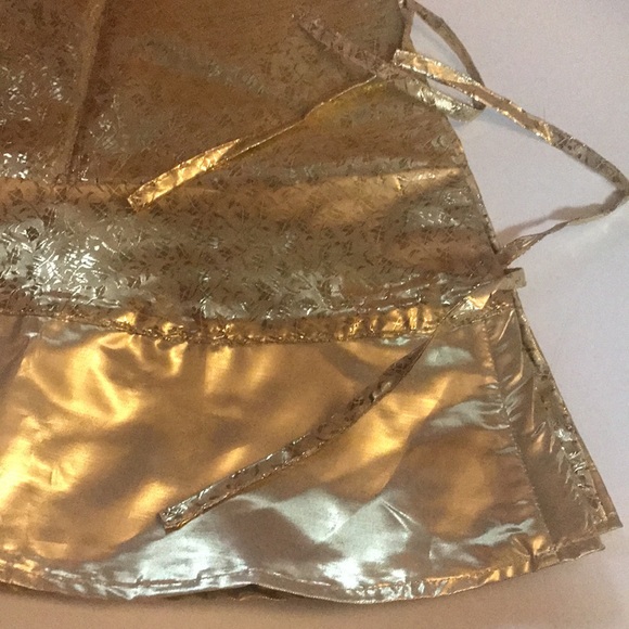 Gold Tree Skirt - Approximately Neck 14 inches length 23-24 - Picture 2 of 12